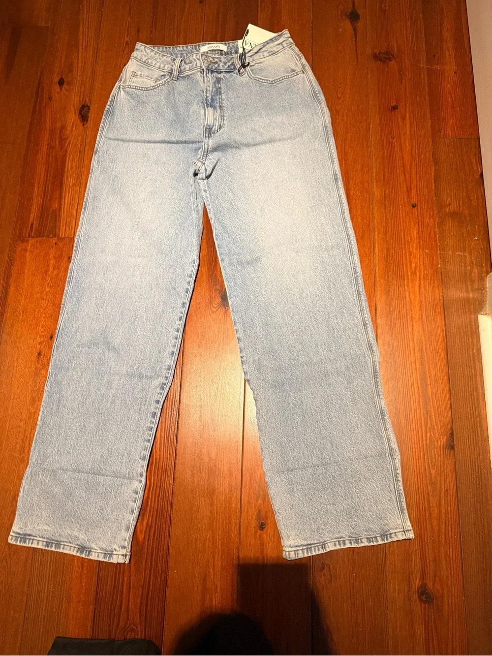 NWT Zenana High Rise Cuffed Wide Leg Jeans Light Wash DTP-9583LL Size 30 - Picture 4 of 9